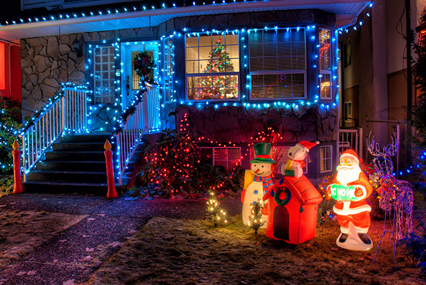 Removing Your Holiday Decorations Avoid Ruining Your Windows